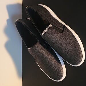 NWOB Michael Kors Slip on